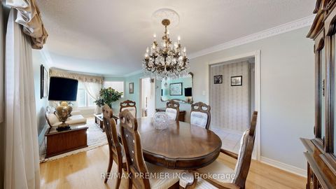 Photo 5 at 32 Veneto Drive, Vaughan Grove, Vaughan