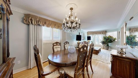 Photo 13 at 32 Veneto Drive, Vaughan Grove, Vaughan
