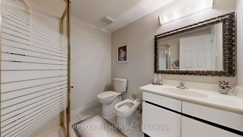 Photo 17 at 32 Veneto Drive, Vaughan Grove, Vaughan