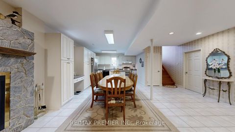 Photo 18 at 32 Veneto Drive, Vaughan Grove, Vaughan