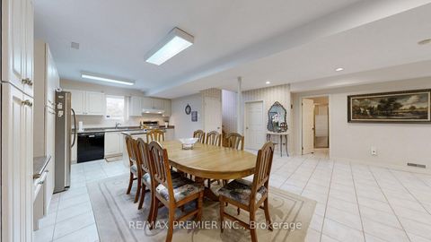 Photo 19 at 32 Veneto Drive, Vaughan Grove, Vaughan