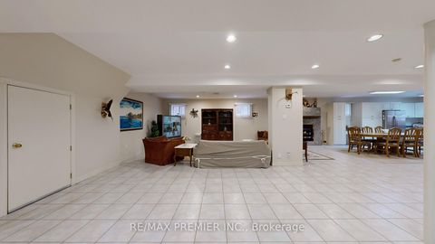 Photo 20 at 32 Veneto Drive, Vaughan Grove, Vaughan