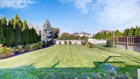 Photo 23 at 32 Veneto Drive, Vaughan Grove, Vaughan
