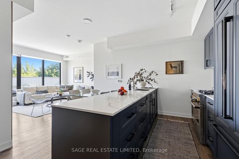Photo 10 at 704 - 840 St Clair Avenue W, Oakwood Village, Toronto