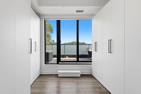 Photo 15 at 704 - 840 St Clair Avenue W, Oakwood Village, Toronto