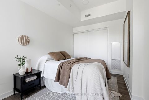 Photo 16 at 704 - 840 St Clair Avenue W, Oakwood Village, Toronto