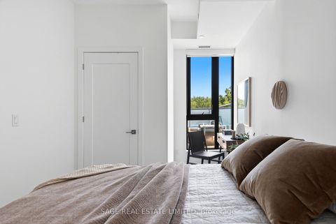 Photo 17 at 704 - 840 St Clair Avenue W, Oakwood Village, Toronto