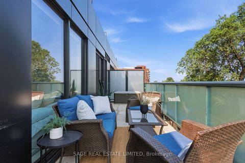Photo 20 at 704 - 840 St Clair Avenue W, Oakwood Village, Toronto