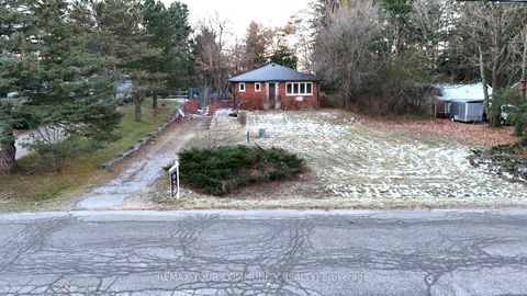 Photo 2 at 79 Muirhead Crescent, Rural Richmond Hill, Richmond Hill
