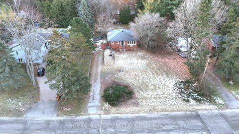 Photo 6 at 79 Muirhead Crescent, Rural Richmond Hill, Richmond Hill