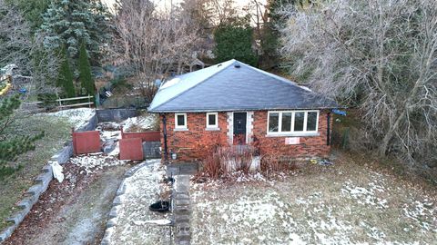Photo 7 at 79 Muirhead Crescent, Rural Richmond Hill, Richmond Hill