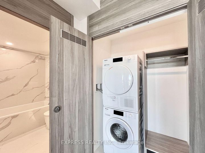 Photo 8 at 1008 - 68 Esther Shiner Boulevard, Bayview Village, Toronto