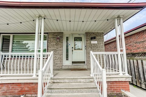 Photo 2 at 19 Archway Crescent, Humbermede, Toronto