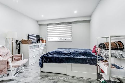 Photo 13 at 19 Archway Crescent, Humbermede, Toronto