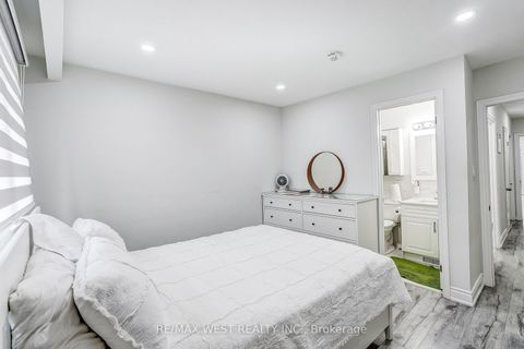 Photo 20 at 19 Archway Crescent, Humbermede, Toronto