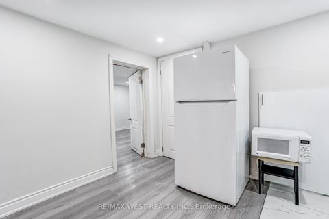 Photo 35 at 19 Archway Crescent, Humbermede, Toronto