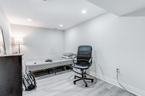 Photo 42 at 19 Archway Crescent, Humbermede, Toronto