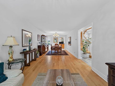 Photo 9 at 99 Dundurn Crescent, Uplands, Vaughan