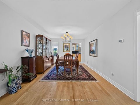 Photo 10 at 99 Dundurn Crescent, Uplands, Vaughan