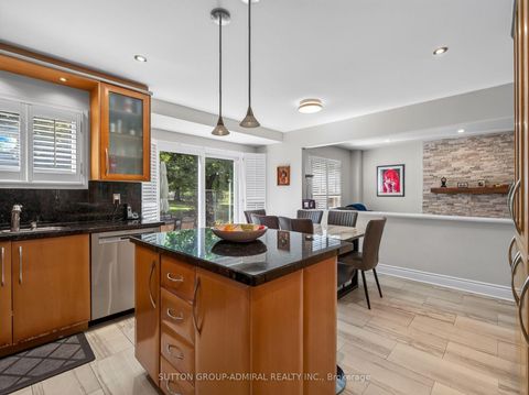 Photo 12 at 99 Dundurn Crescent, Uplands, Vaughan