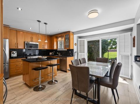 Photo 13 at 99 Dundurn Crescent, Uplands, Vaughan