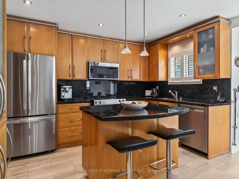 Photo 14 at 99 Dundurn Crescent, Uplands, Vaughan