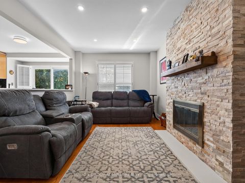 Photo 19 at 99 Dundurn Crescent, Uplands, Vaughan