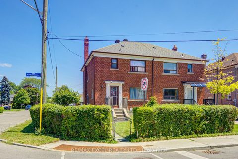 Photo 1 at 39 Kilmarnock Avenue, Birchmount, Toronto