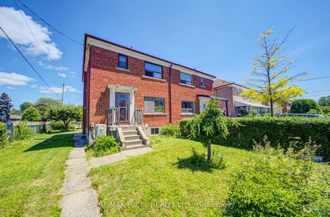 Photo 2 at 39 Kilmarnock Avenue, Birchmount, Toronto