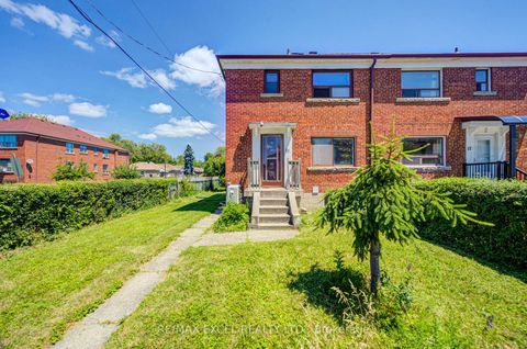 Photo 3 at 39 Kilmarnock Avenue, Birchmount, Toronto
