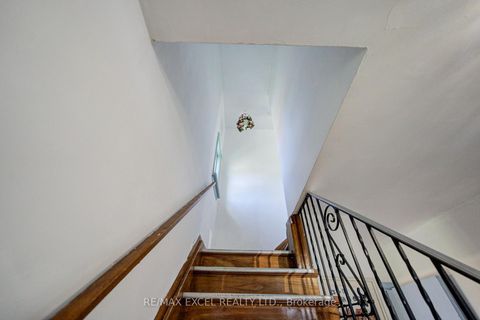 Photo 5 at 39 Kilmarnock Avenue, Birchmount, Toronto