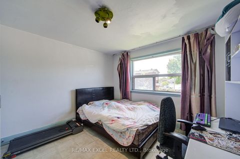 Photo 14 at 39 Kilmarnock Avenue, Birchmount, Toronto
