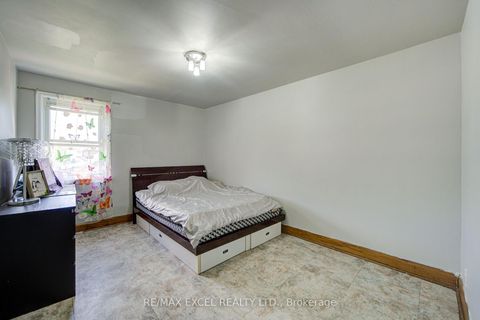 Photo 16 at 39 Kilmarnock Avenue, Birchmount, Toronto