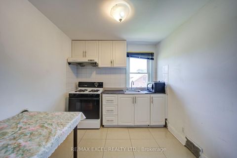 Photo 18 at 39 Kilmarnock Avenue, Birchmount, Toronto