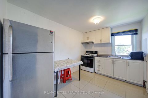 Photo 19 at 39 Kilmarnock Avenue, Birchmount, Toronto