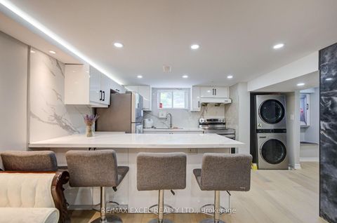 Photo 33 at 39 Kilmarnock Avenue, Birchmount, Toronto