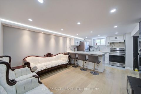 Photo 36 at 39 Kilmarnock Avenue, Birchmount, Toronto