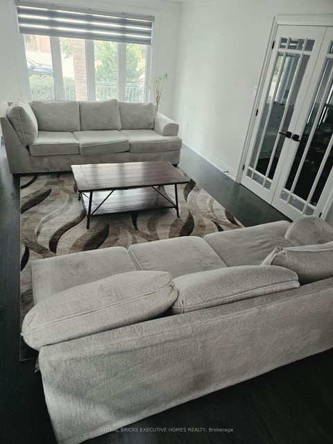 Photo 6 at 99 Benjamin Drive, East Woodbridge, Vaughan