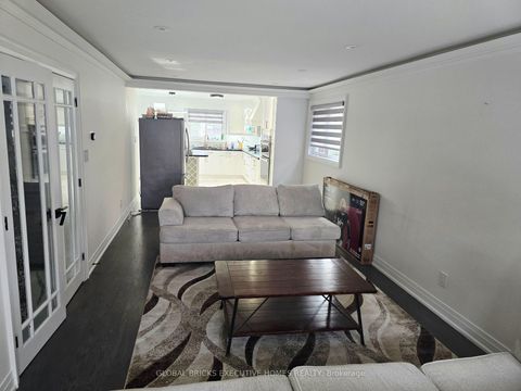 Photo 10 at 99 Benjamin Drive, East Woodbridge, Vaughan