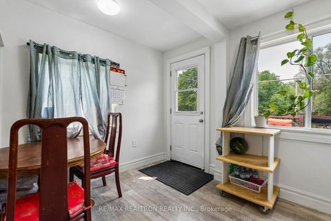 Photo 10 at 28 Machell Avenue, Aurora Village, Aurora