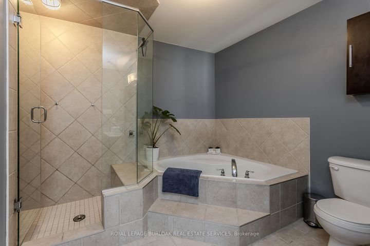 Photo 17 at 2121 Prospect Street, Brant, Burlington