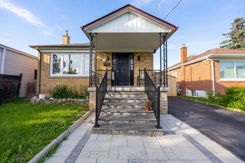 Photo 2 at 45 Barrymore Road, Bendale, Toronto
