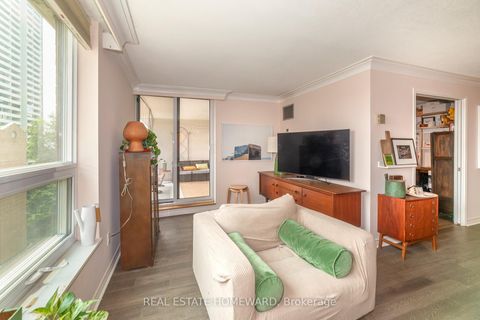 Photo 12 at 615 - 77 Maitland Place, South St. James Town, Toronto