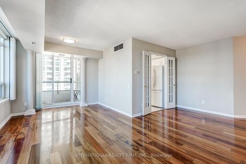Photo 2 at 906 - 8 Hillcrest Avenue, Willowdale East, Toronto