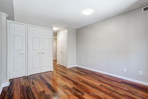 Photo 7 at 906 - 8 Hillcrest Avenue, Willowdale East, Toronto