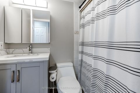 Photo 8 at 906 - 8 Hillcrest Avenue, Willowdale East, Toronto