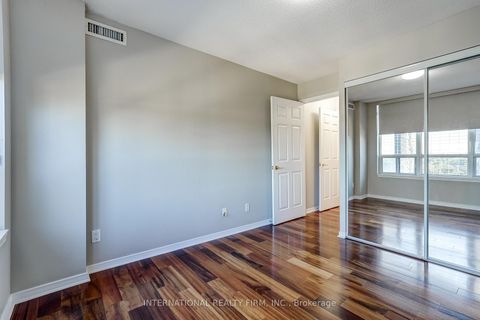 Photo 10 at 906 - 8 Hillcrest Avenue, Willowdale East, Toronto