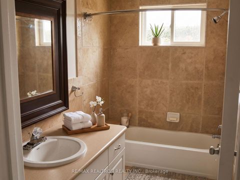 Photo 6 at 166 WELDRICK Road, North Richvale, Richmond Hill