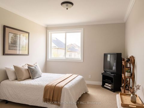 Photo 10 at 166 WELDRICK Road, North Richvale, Richmond Hill