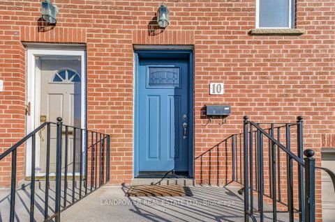 Photo 3 at 10 Brassbell Mill Way, Windfields, Toronto
